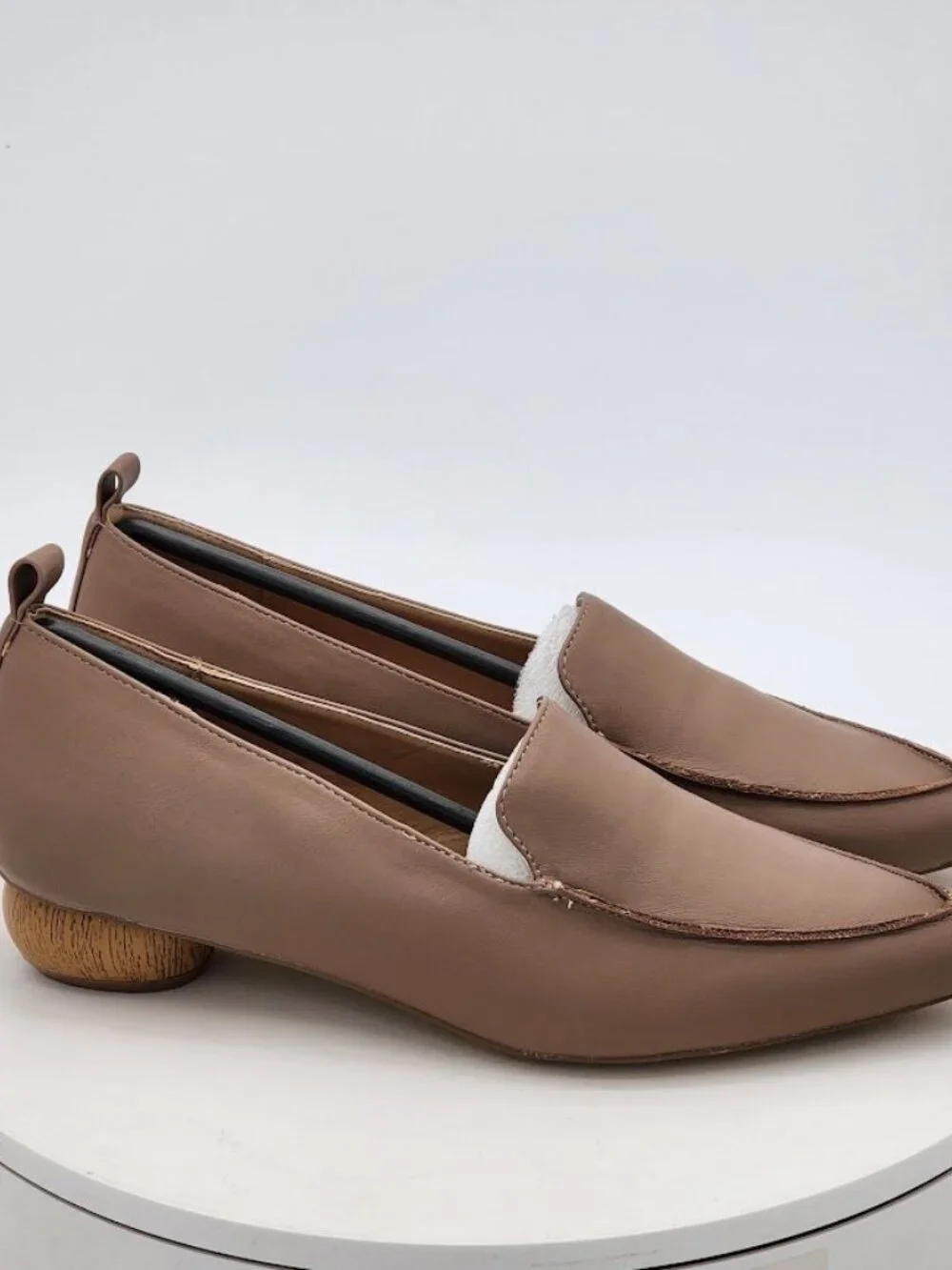 Journee Collection Maggs Taupe Pointed Toe Loafers Low Heel Women's Size 8 New